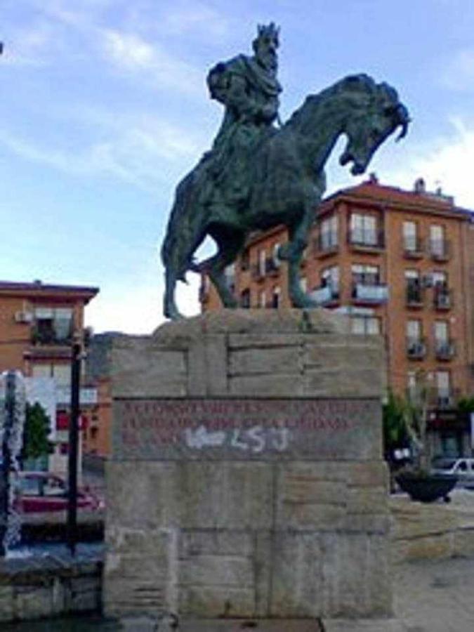 Appartement Plasencia Santa Ana Extérieur photo